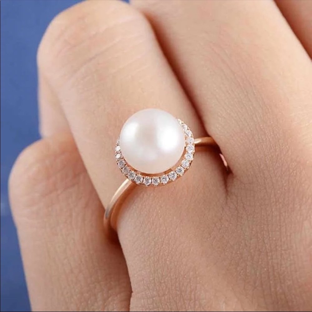 New Round Cut Rose Gold Pearl Diamond Ring - Picture 1 of 6